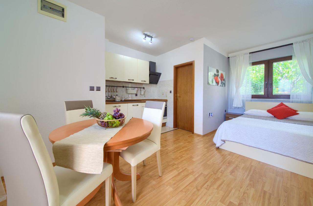 Apartments Stolfa Krk Town Exterior foto