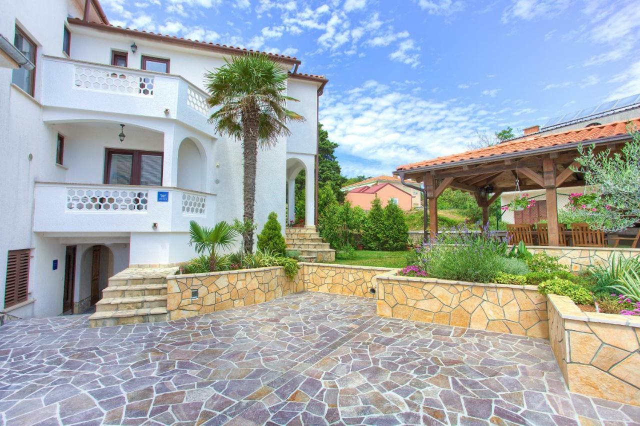 Apartments Stolfa Krk Town Exterior foto